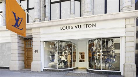 who sell louis vuitton handbags|Louis Vuitton store locations.